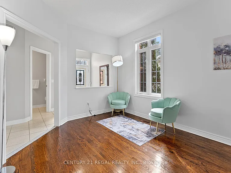 42 Ballymore Dr — Photo 11