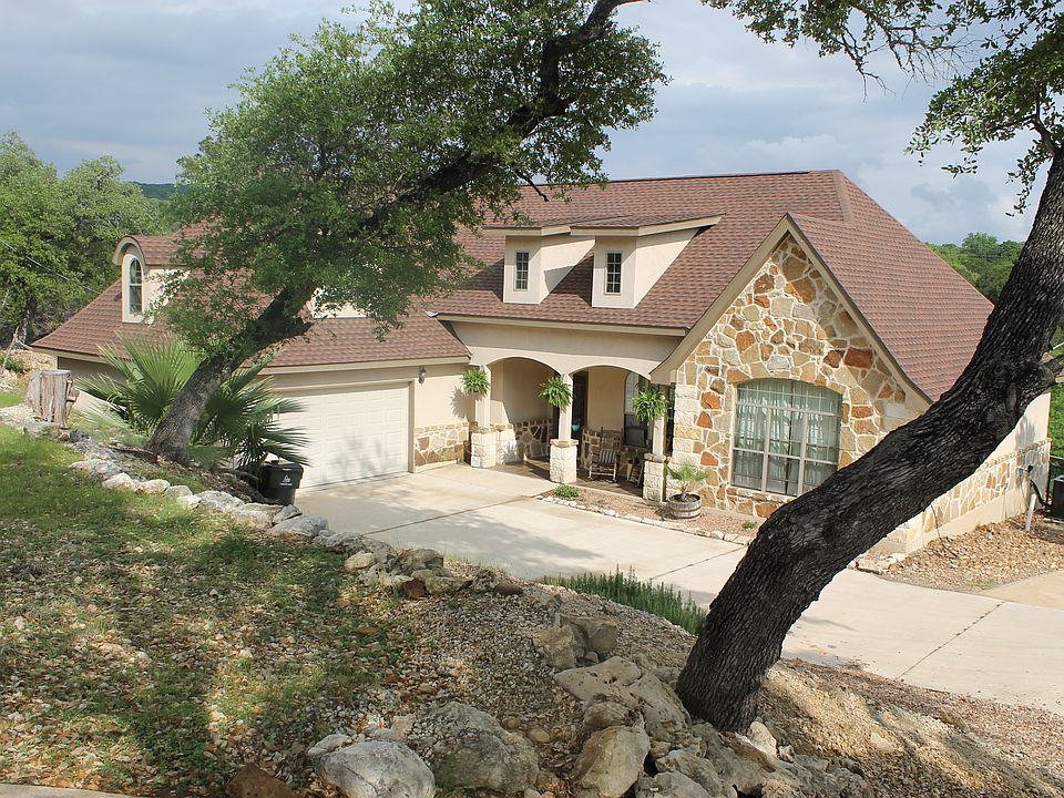 1st image of 215 Delanoy Dr