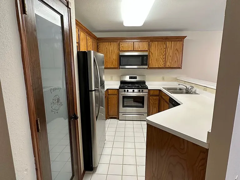 XL 2-bed 2-bath 1-car townhouse near OU — Photo 6