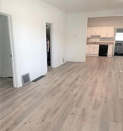 3rd image of 327 Howard Ave
