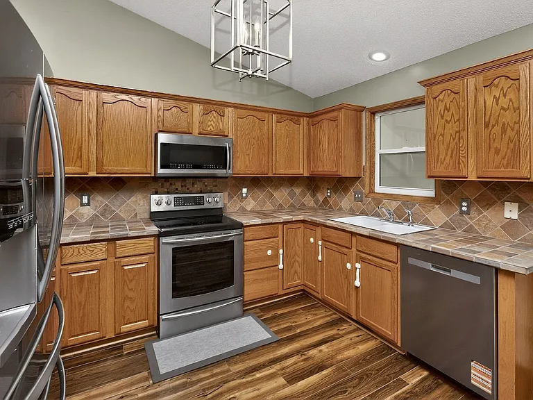 1695 SE Olson Dr — Photo 9