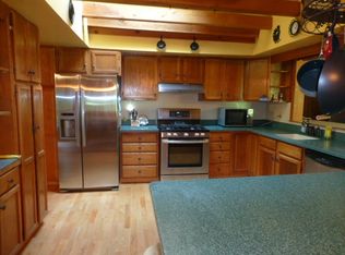 317 Lakeview Rd, Mayfield, NY 12117