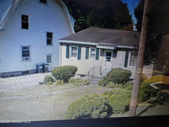 31 Douglas Street, Wynantskill, NY 12198