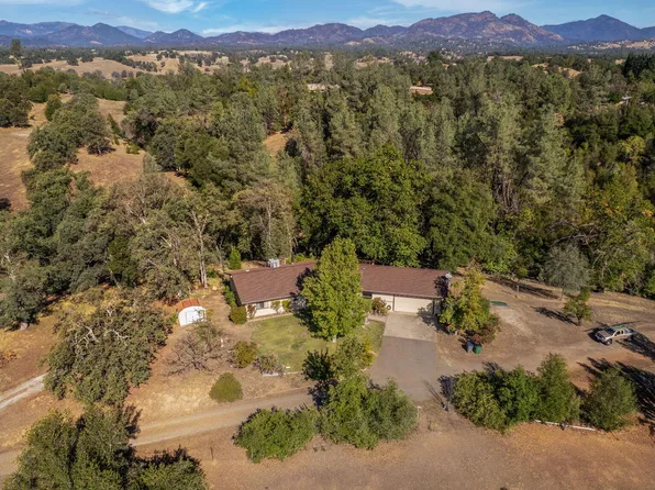 22137 Winding Oaks Trl, Bella Vista, CA 96008