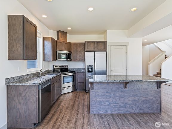 4th image of 624 Craig Avenue
