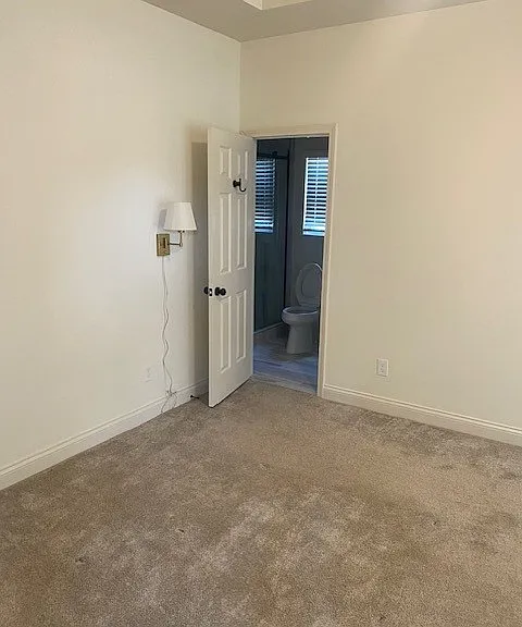 2437 Laburnum Ave — Photo 8