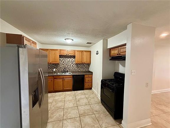 5th image of 5080 Lyons Ct