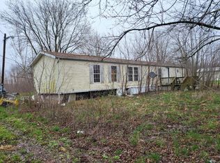 8220 E Alex Rd, Dix, IL 62830