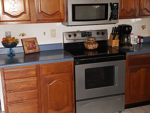 2nd image of 408 Adelaide Dr