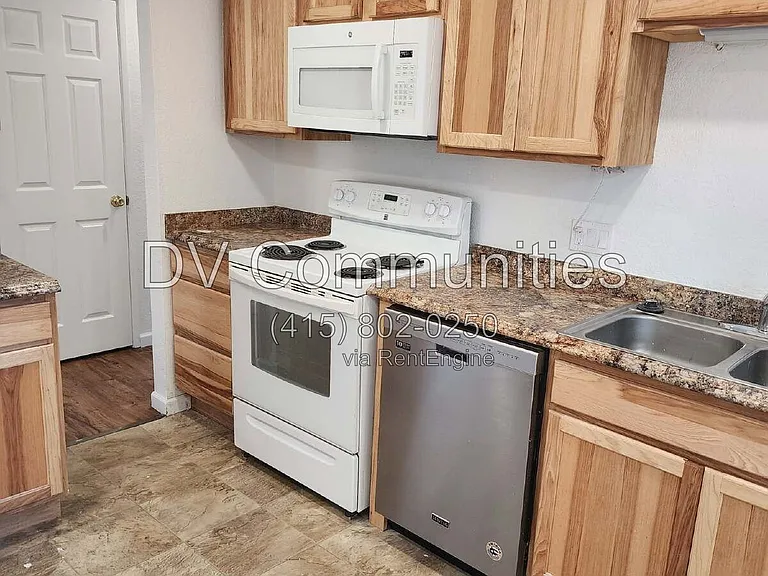 101 N 10th St #13 — Photo 11