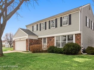 330 Ronnie Dr, Buffalo Grove, IL 60089