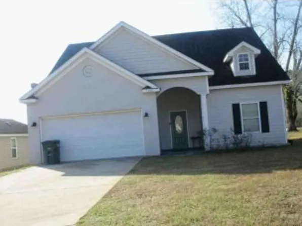 100 Grove Pointe Dr, Thomasville, GA 31792