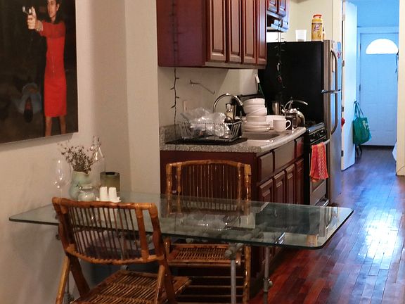 3rd image of 1517 Dekalb Ave APT 1L