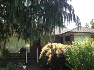 8824 15th Ave NE, Seattle, WA 98115