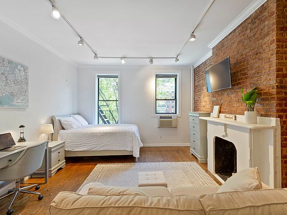 5th image of 212 E 70th St APT 3A