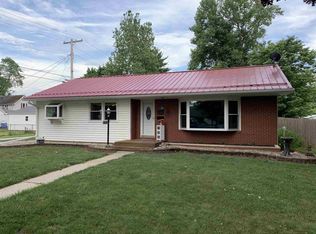 308 W Poplar St, South Whitley, IN 46787