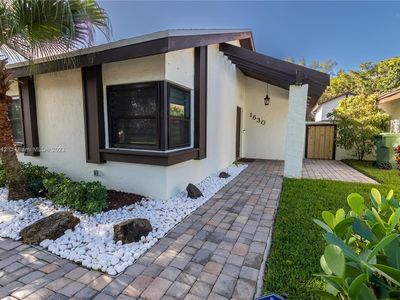 1630 E Sandpiper Cir, Pembroke Pines, FL, 33026