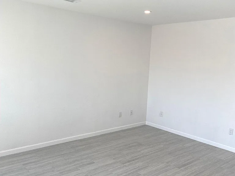 13967 Julian Dr — Photo 10