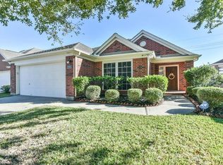 2911 Ashbrook Ln, Pearland, TX 77584
