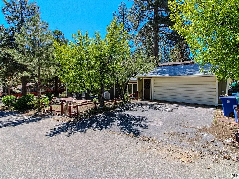 1159 Anita Ave — Photo 31