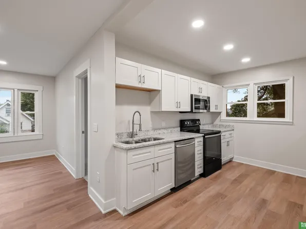 3849 Grover St, Omaha, NE 68105