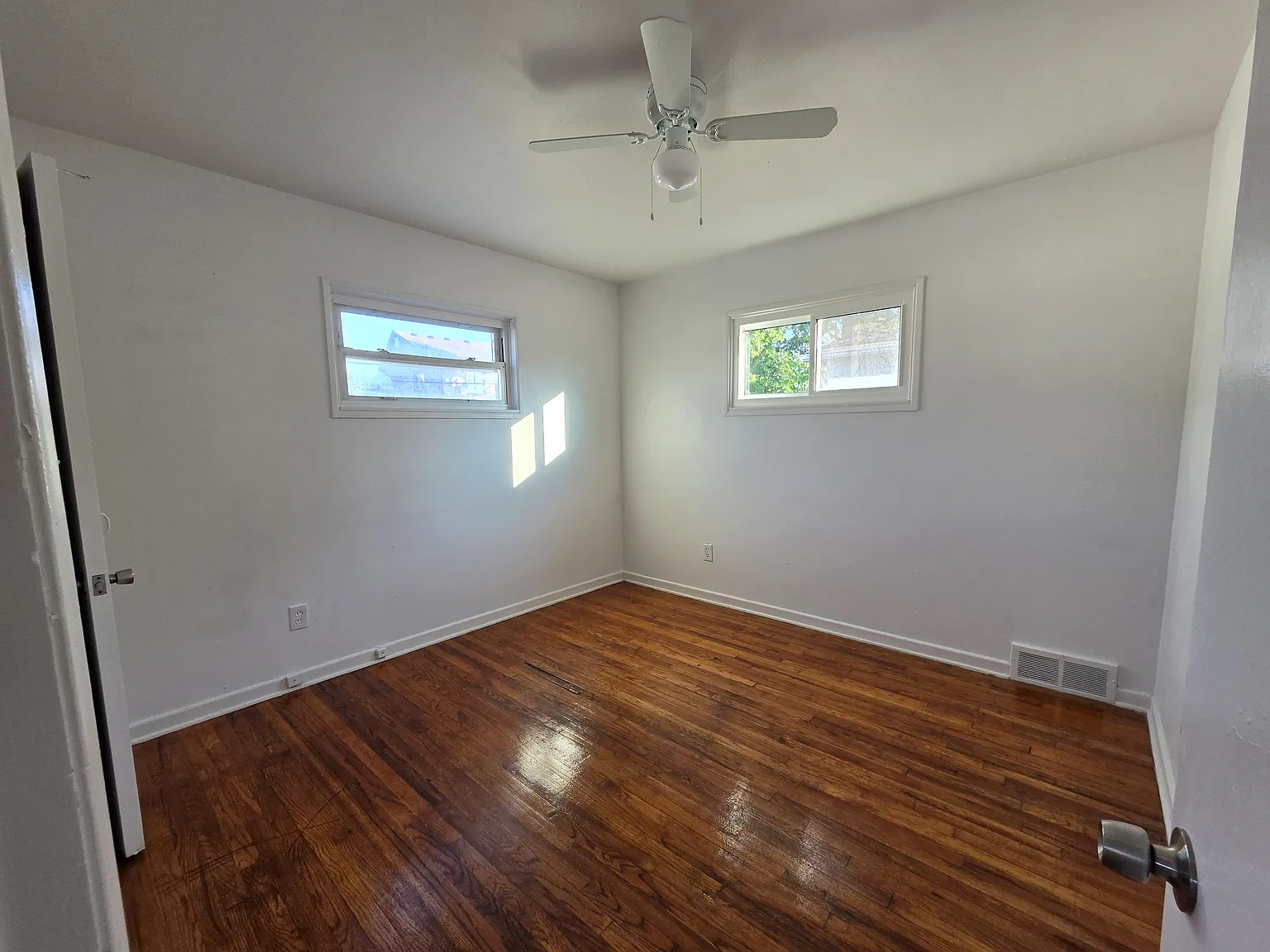 2 bed, 800 sqft, $1,300 — Photo 4