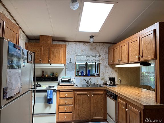 3rd image of 3611 I St NE Unit 268