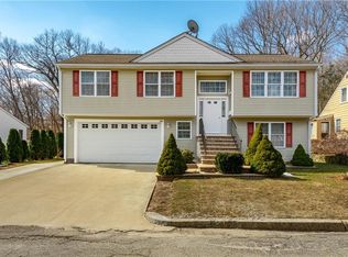 284 8th Ave, Woonsocket, RI 02895