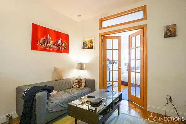 Rented by City Connections Realty | media 9