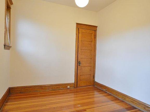 5th image of 3914 N Greenview Ave #3