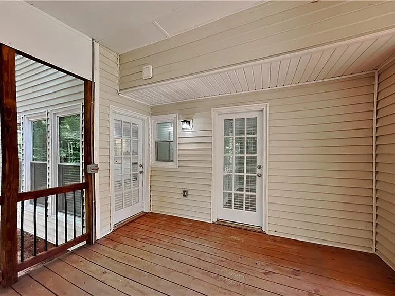 385 Deerwood Dr — Photo 20