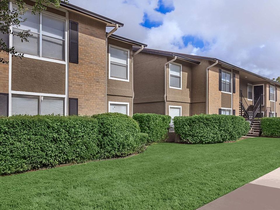 1st image of 1565 N Business Ih #170