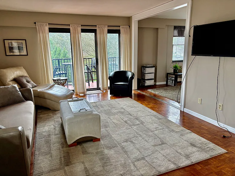 1815 William Howard Taft Rd #506 — Photo 6