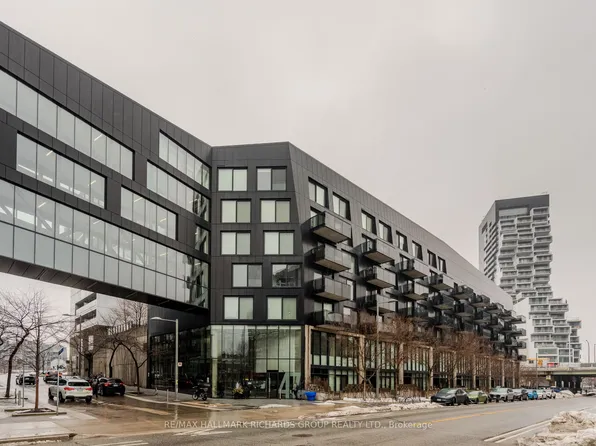 47 Lower River St #529, Toronto, ON M5A 0G1