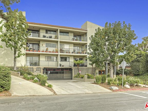 3rd image of 2929 Waverly Dr APT 217