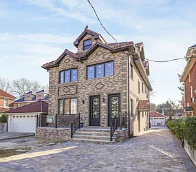 146-18 Laburnum Avenue  image 1 of 37