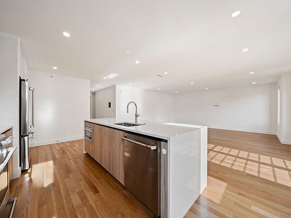 5th image of 6 Devine Way #2