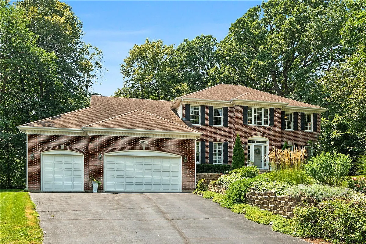 1280 Eagle Ct photo 1