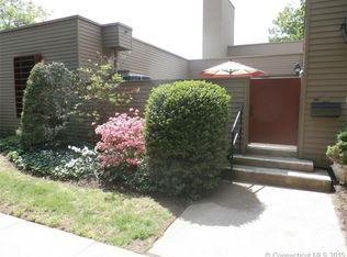 41 Charlton Hill Rd, Hamden, CT 06518