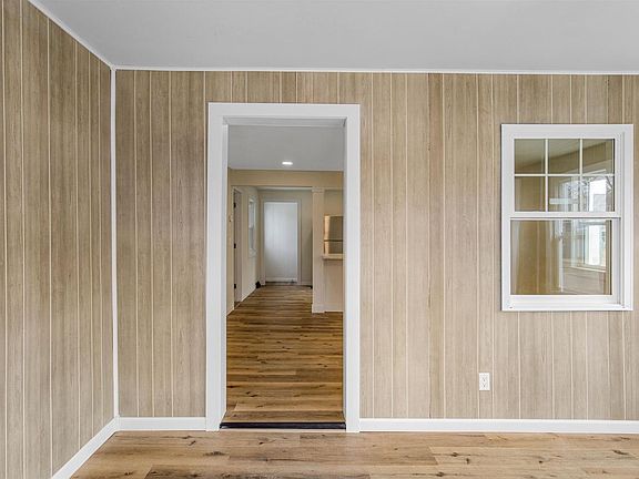 3rd image of 732 7th Street