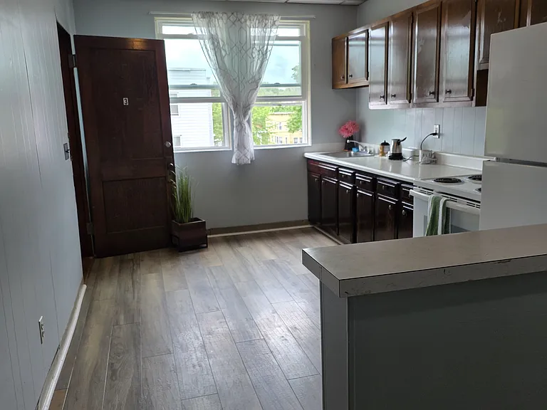 98 Wood St #3 — Photo 19