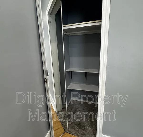 492 King George St #1 — Photo 11