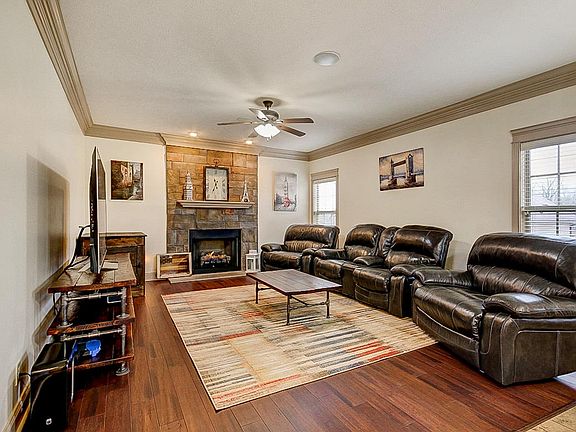 4th image of 3035 Outfitters Dr