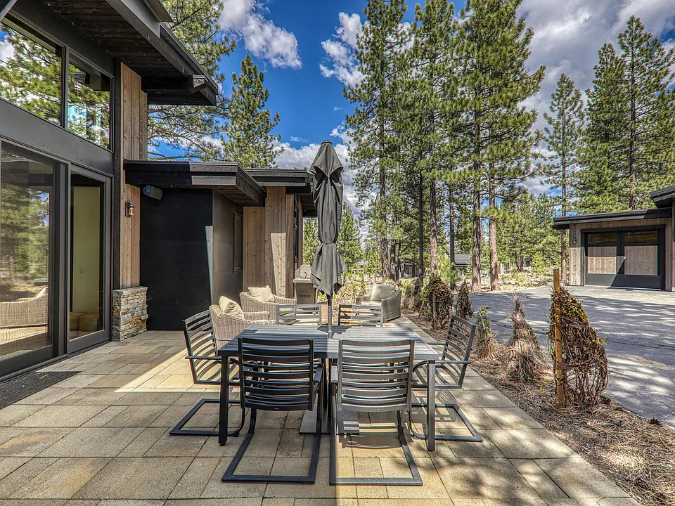 9718 Hunter House Dr