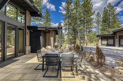 9718 Hunter House Dr Photo 1