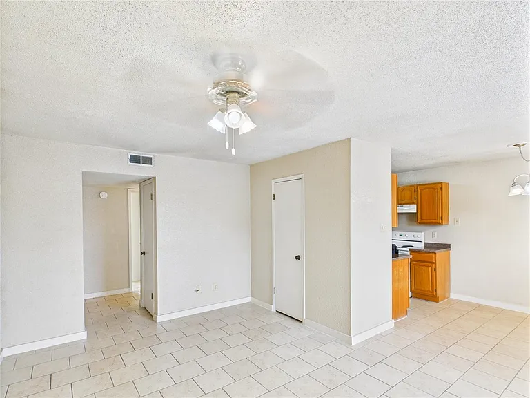 1505 Oakdale Cir #D — Photo 7