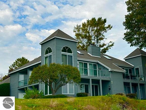 2nd image of 776 N Yacht Club Dr