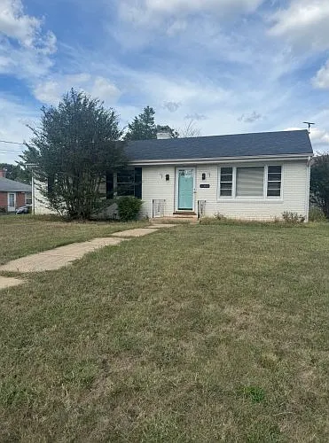 3 bed, 1984 sqft, $1,800 — Photo 1