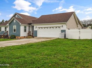 222 Wind Chase Dr, Madisonville, TN 37354