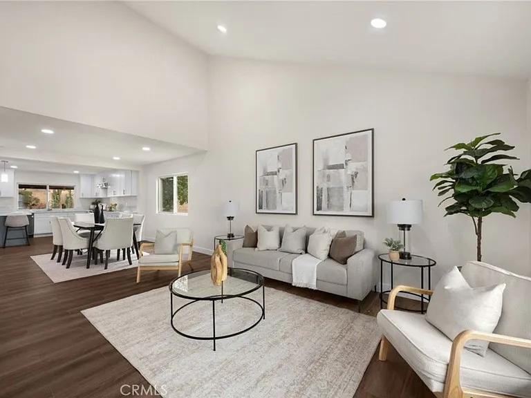 549 Fordham Dr — Photo 3